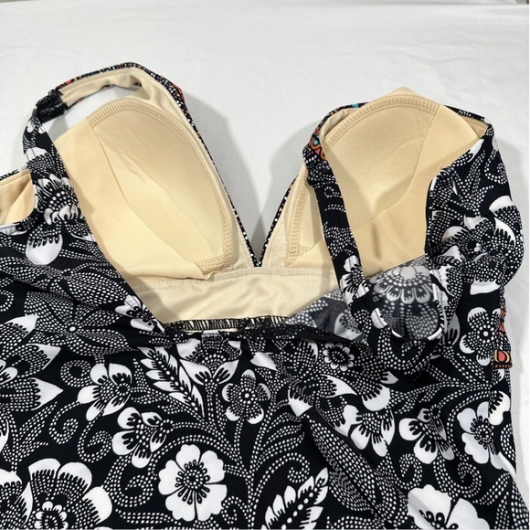 NWT Miraclesuit‎ [ 16 US ] Delta Dawn Sojourn One Piece Swimsuit Black White - Picture 10 of 13